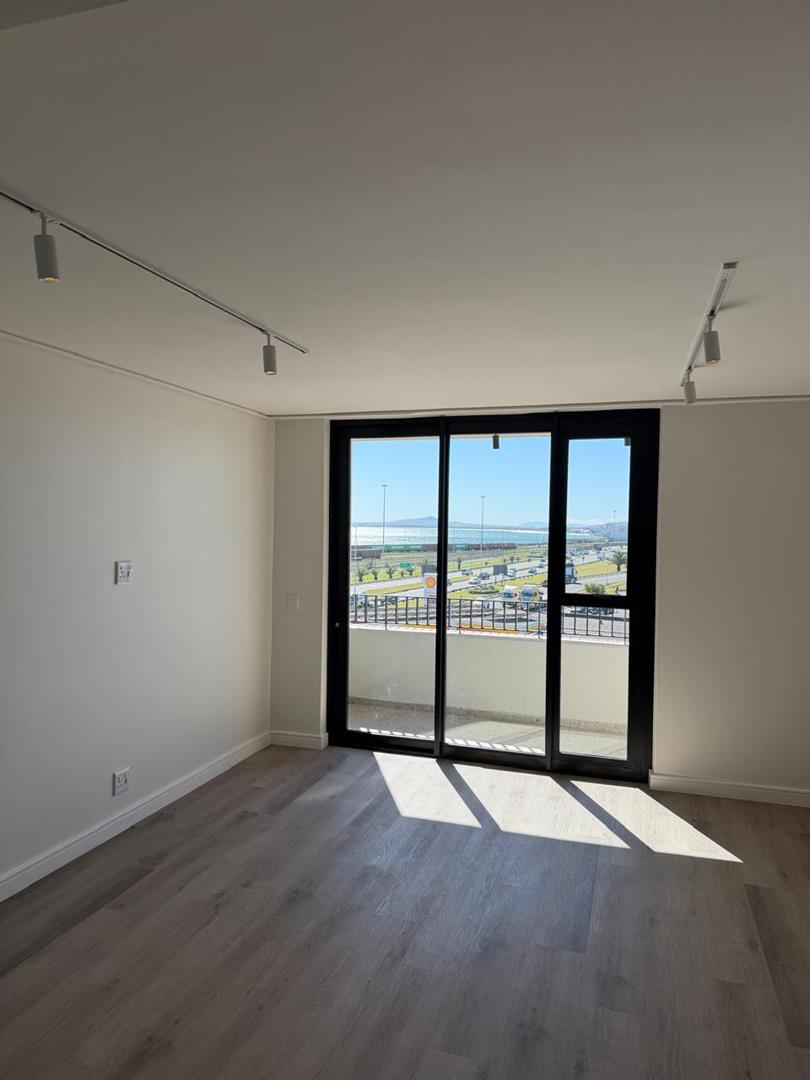 1 Bedroom Property for Sale in Paarden Eiland Western Cape